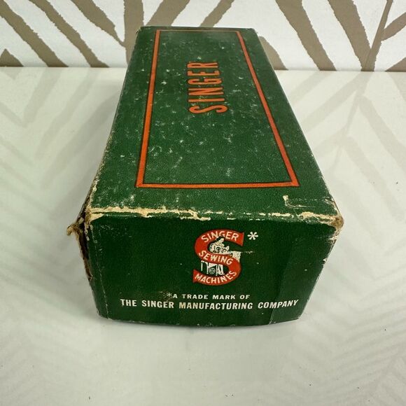 Vintage Singer Sewing Machine Attachments #160481 - Picture 8 of 8